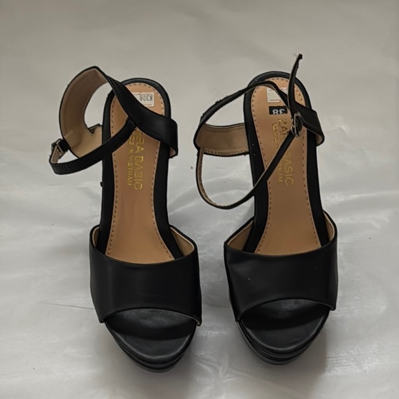 ZARA Basic black faux leather platform open toe sandals Sz 38
US Sz 7 - Picture 2 of 8